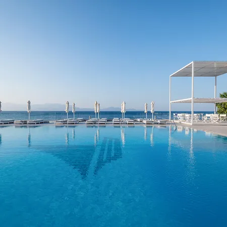 リゾート Dimitra & 5*