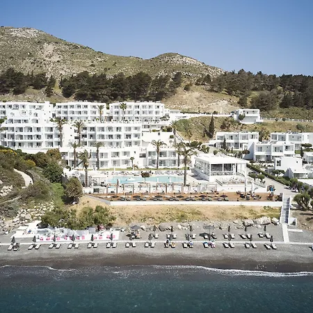 Dimitra & منتجع 5*
